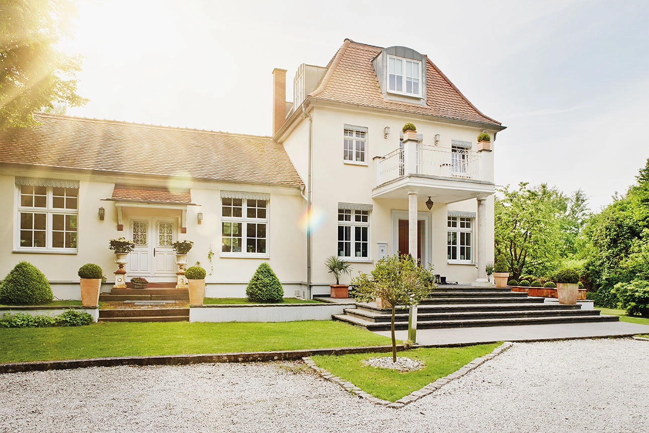 Villa in Sonnenschein