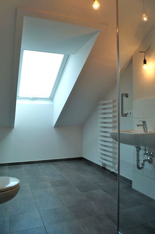 Bad mit Dusche, WM-Anschluss