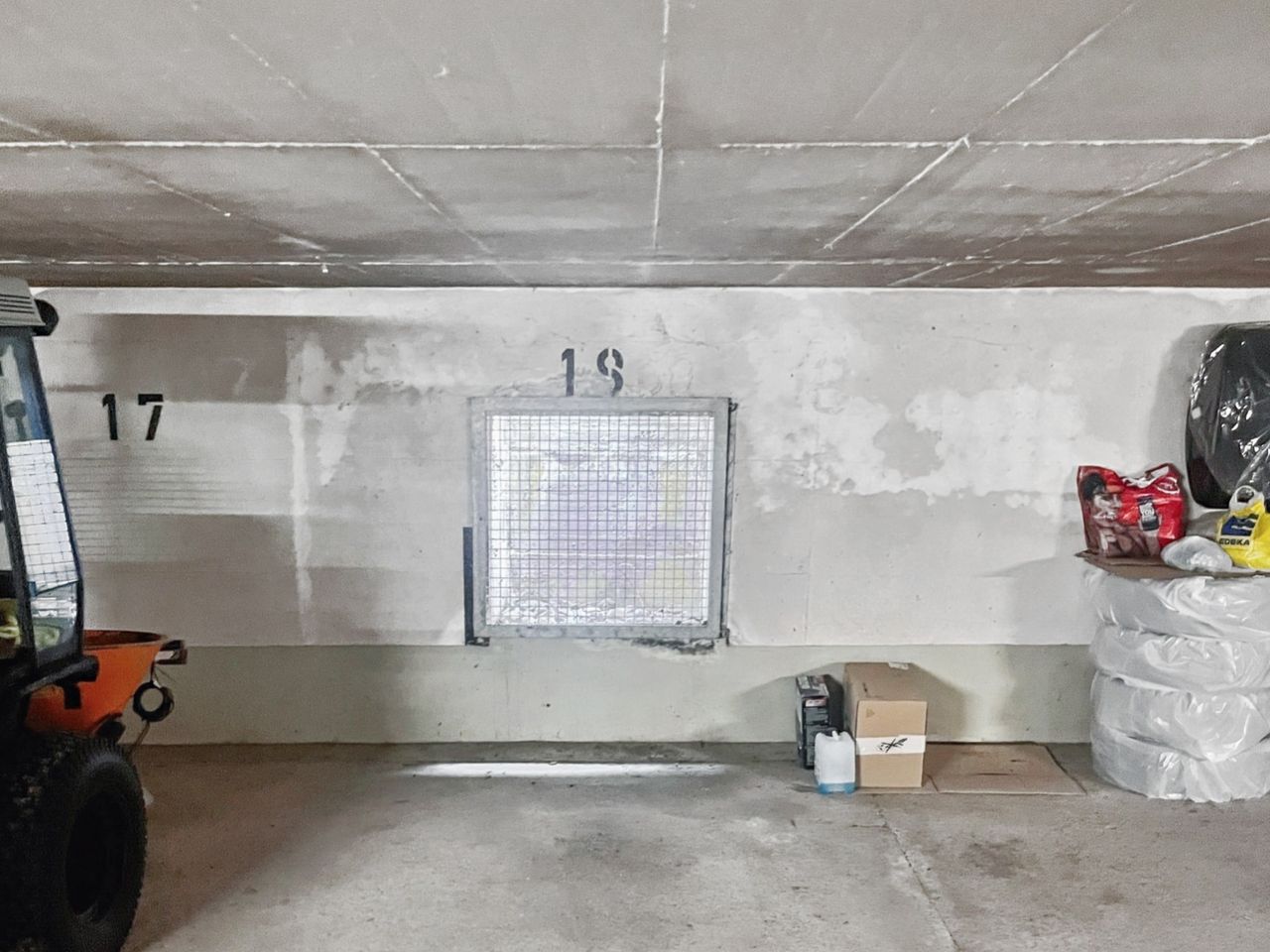 Tiefgaragenstellplatz