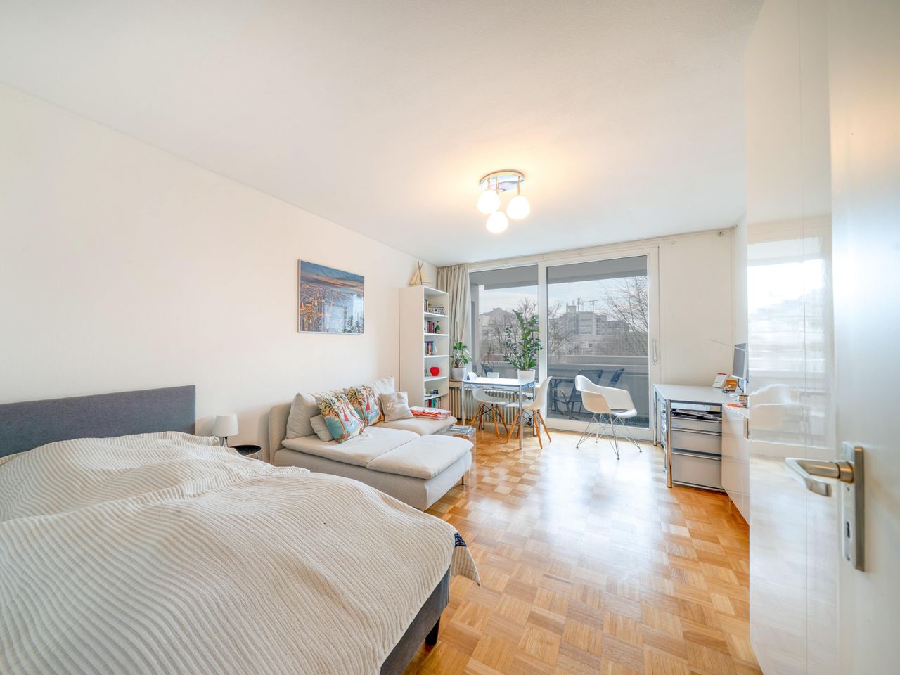 Wohn- und Schlafzimmer