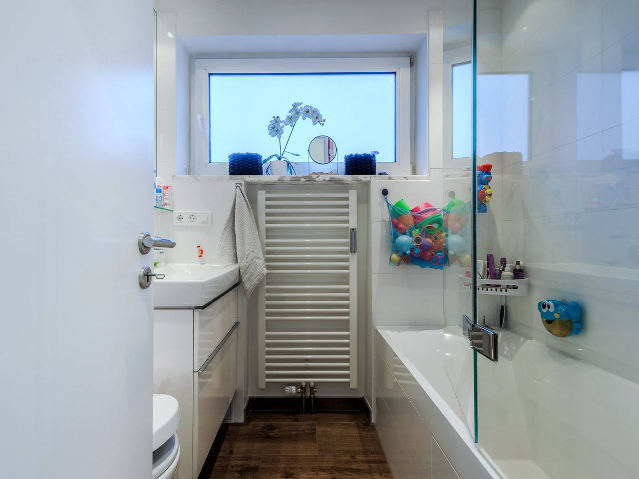 Badezimmer mit Badewanne