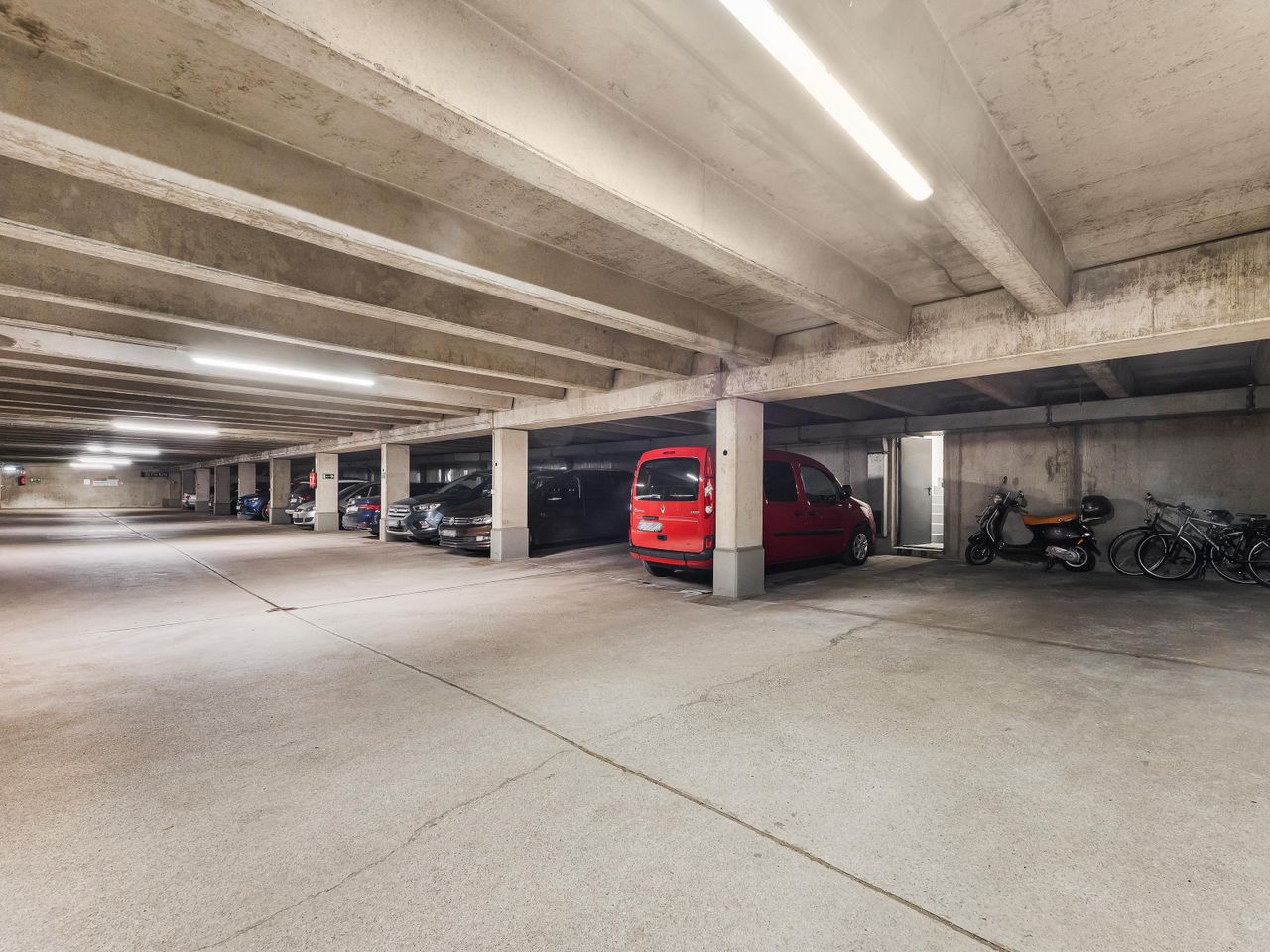 TG mit direktem Zugang zum Haus