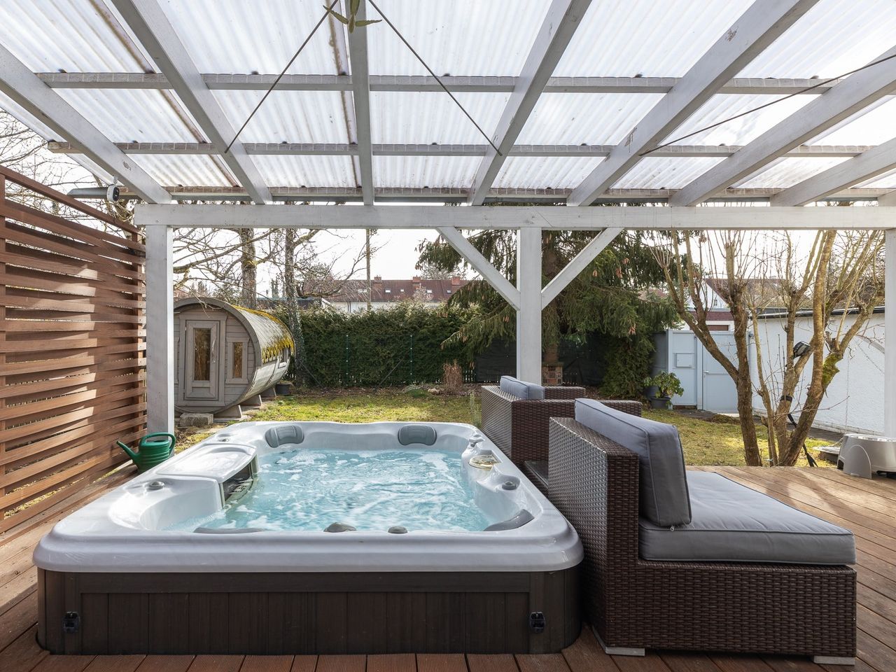 Terrasse mit Whirlpool