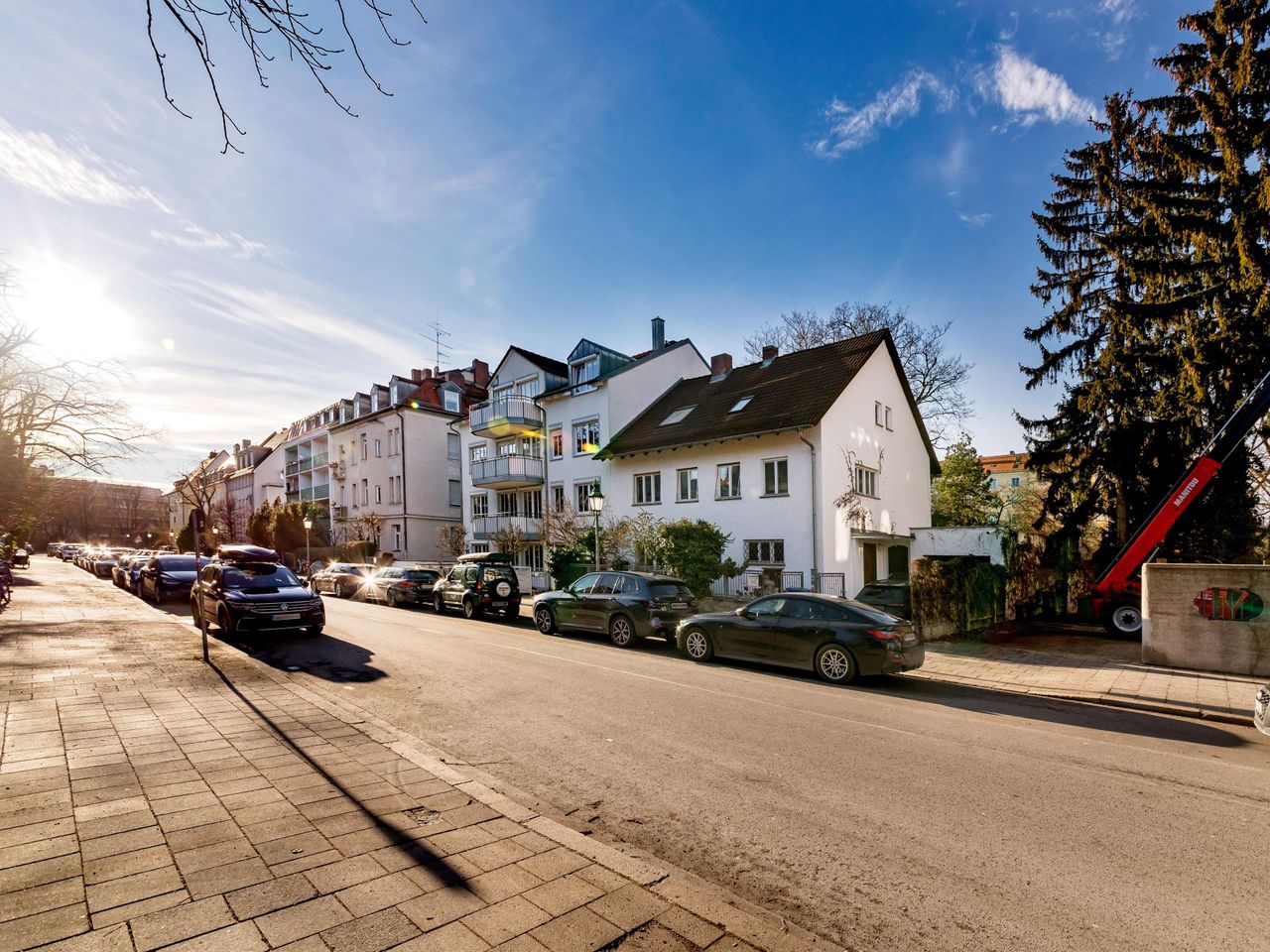 Straßenzug  vor dem Haus