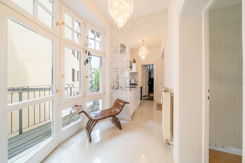 Blick auf Balkon und Küche