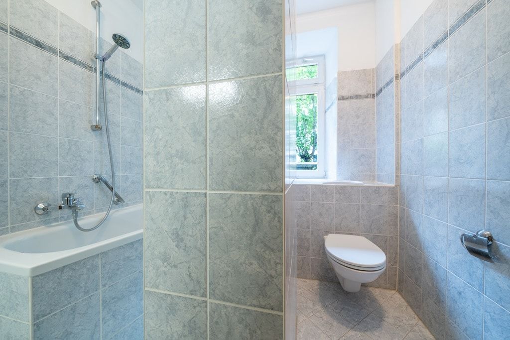 Badezimmer mit Badewanne