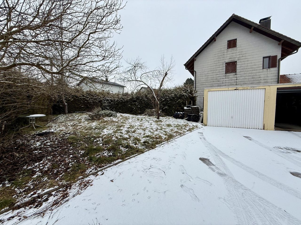 Garage und Gartenanteil