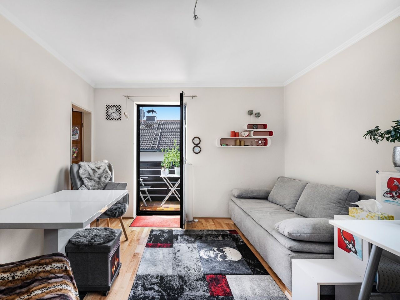 1-Zimmer-Wohnung OG