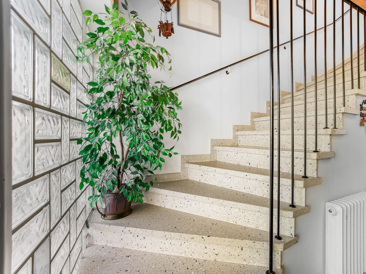 Impression Treppenhaus mit viel Tageslicht