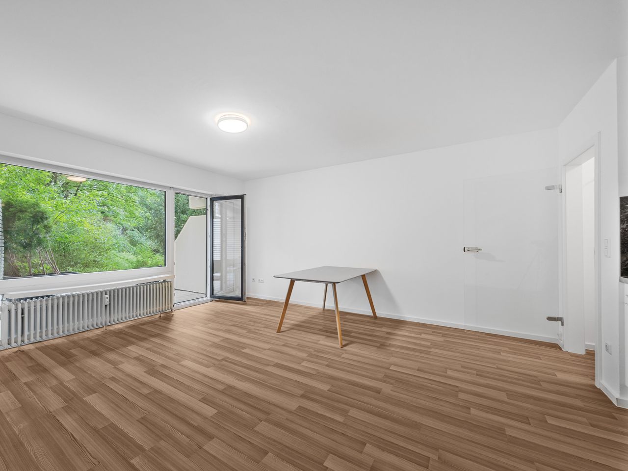 Wohnraum mit Blick auf Terrasse
