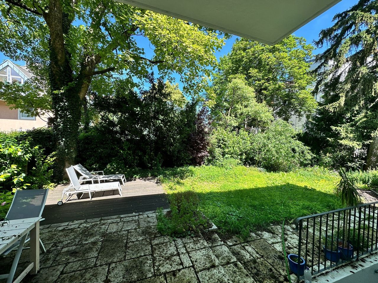 Garten im Sommer