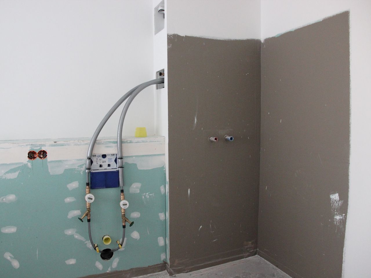 Badezimmer mit ebener Dusc