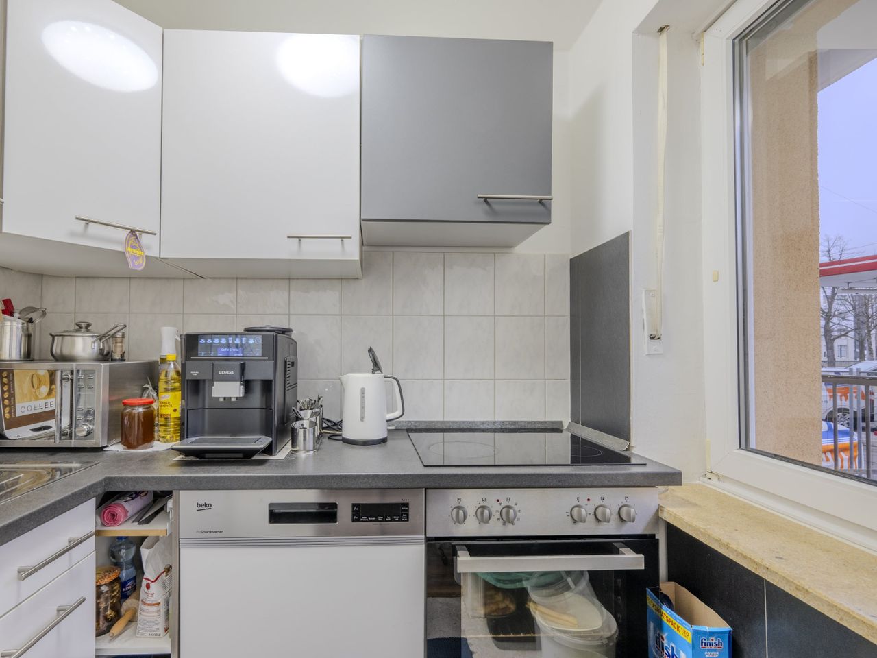 Separate Küche mit Fenster