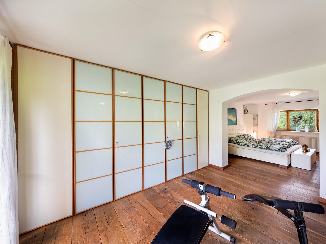 Großes Schlafzimmer