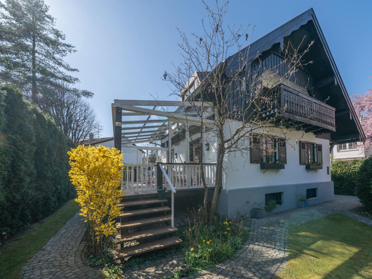 Haus mit Blick zur Veranda