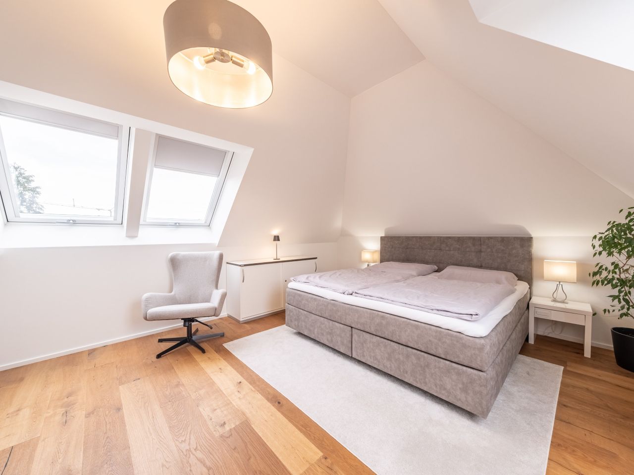 Schlafzimmer DG