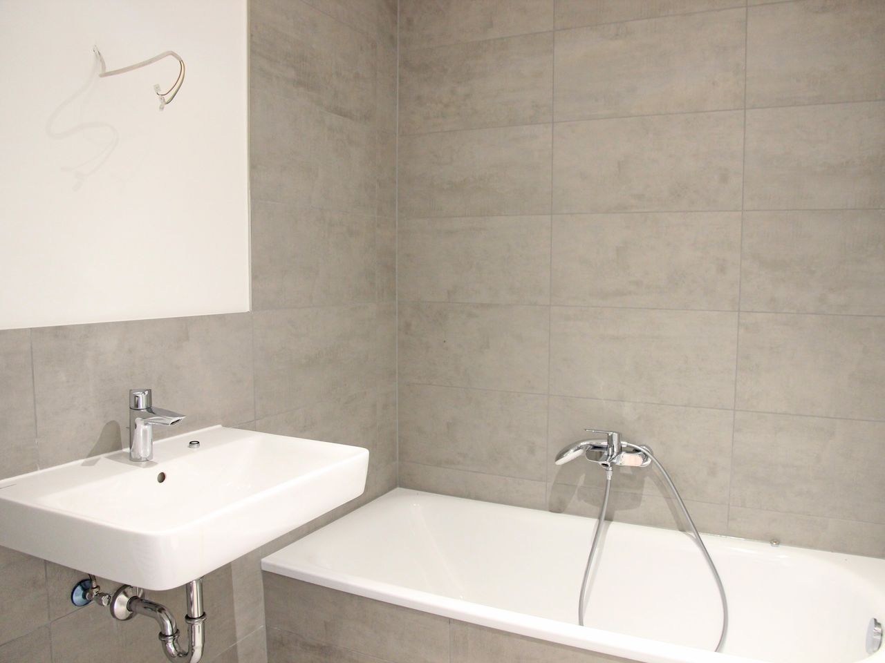 Neues Bad mit Wanne