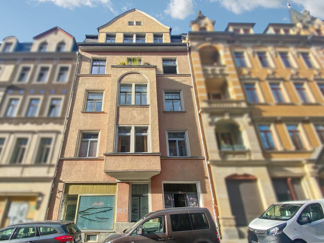 Straßenansicht Vordergebäude