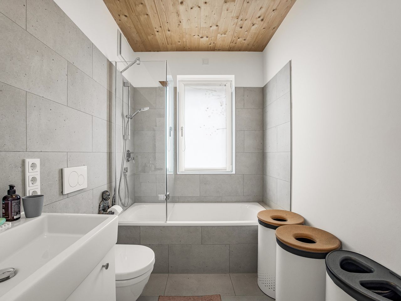 Badezimmer mit Badewanne