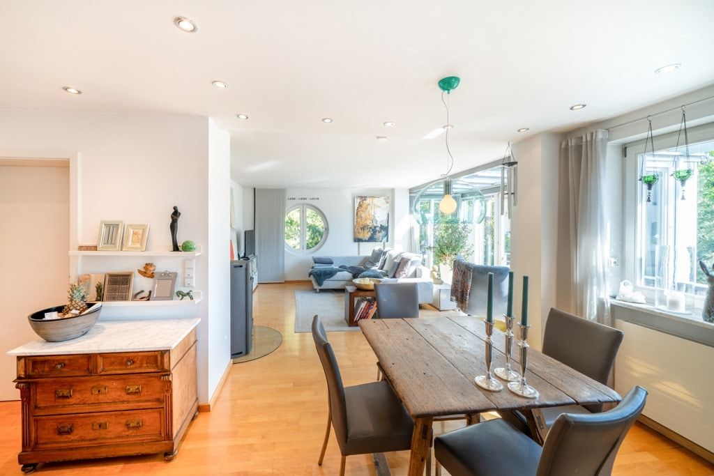 Wohnzimmer mit Essbereich