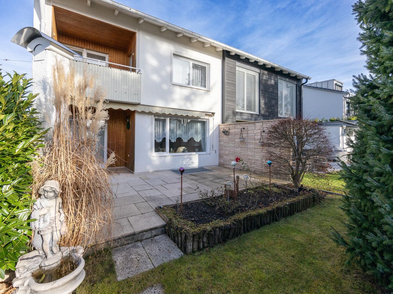 Die Süd-West-Ansicht des Hauses