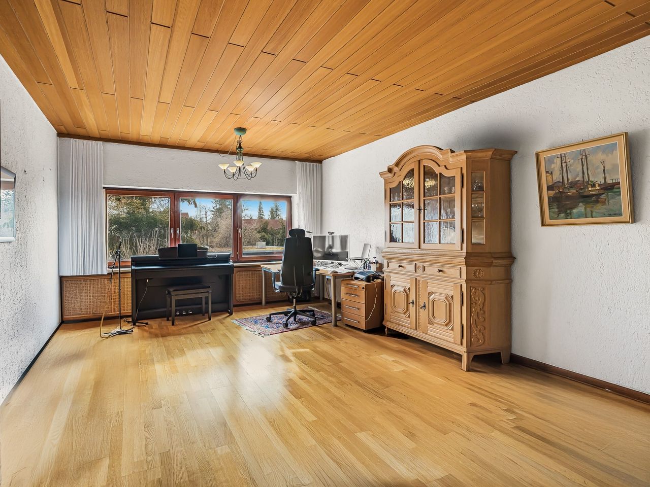 Büro im Erdgeschoss