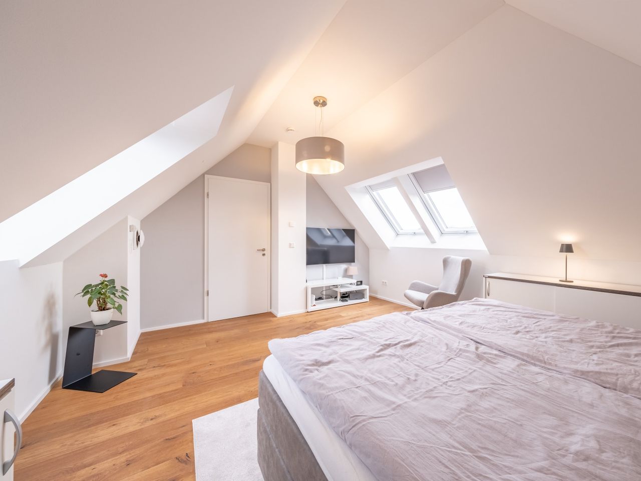 Schlafzimmer DG