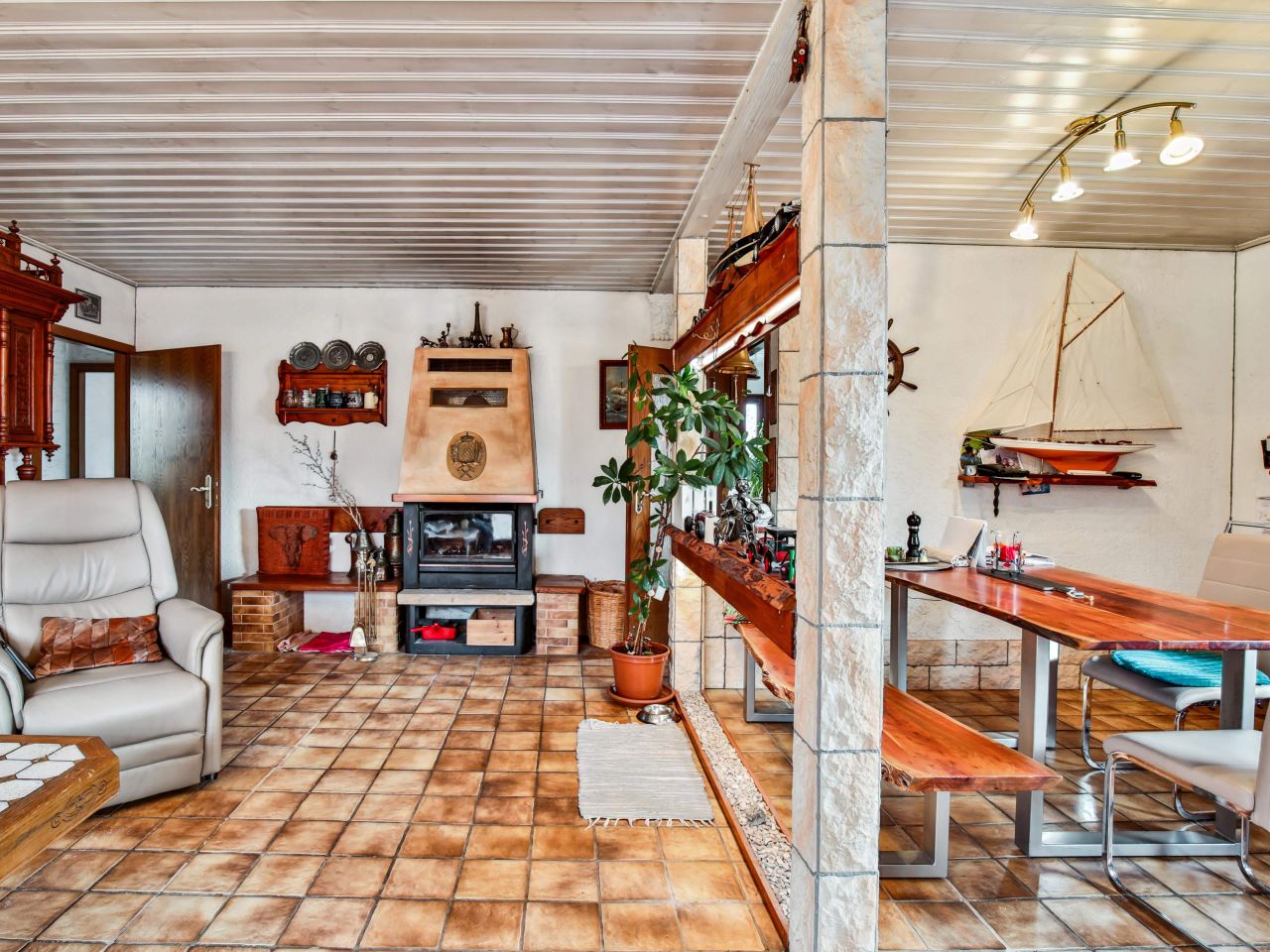 Wohnzimmer und Essbereich