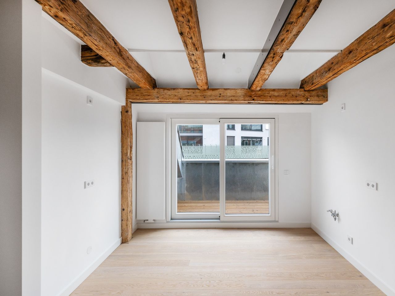 Küche mit Balkon