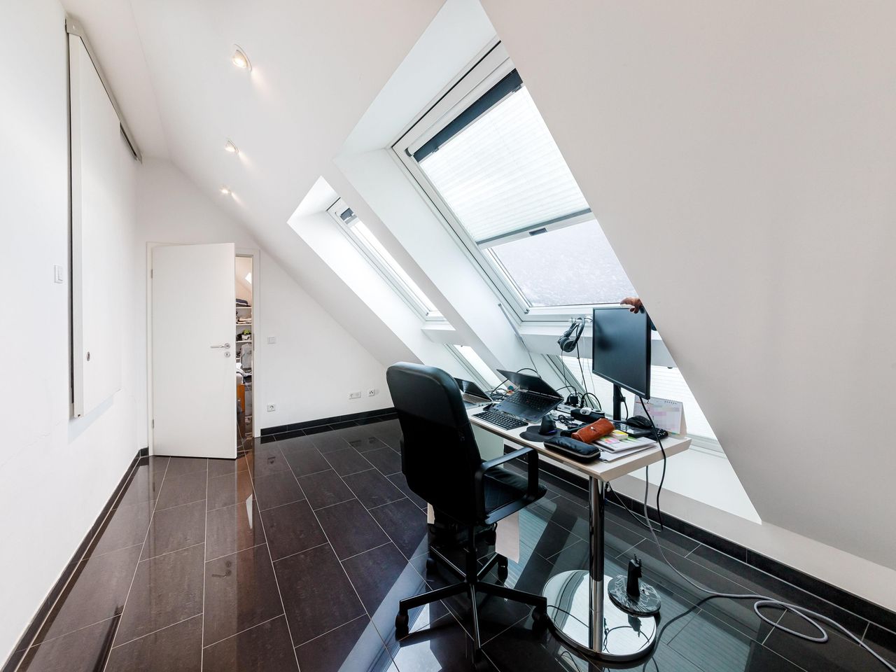 Durchgangszimmer DG