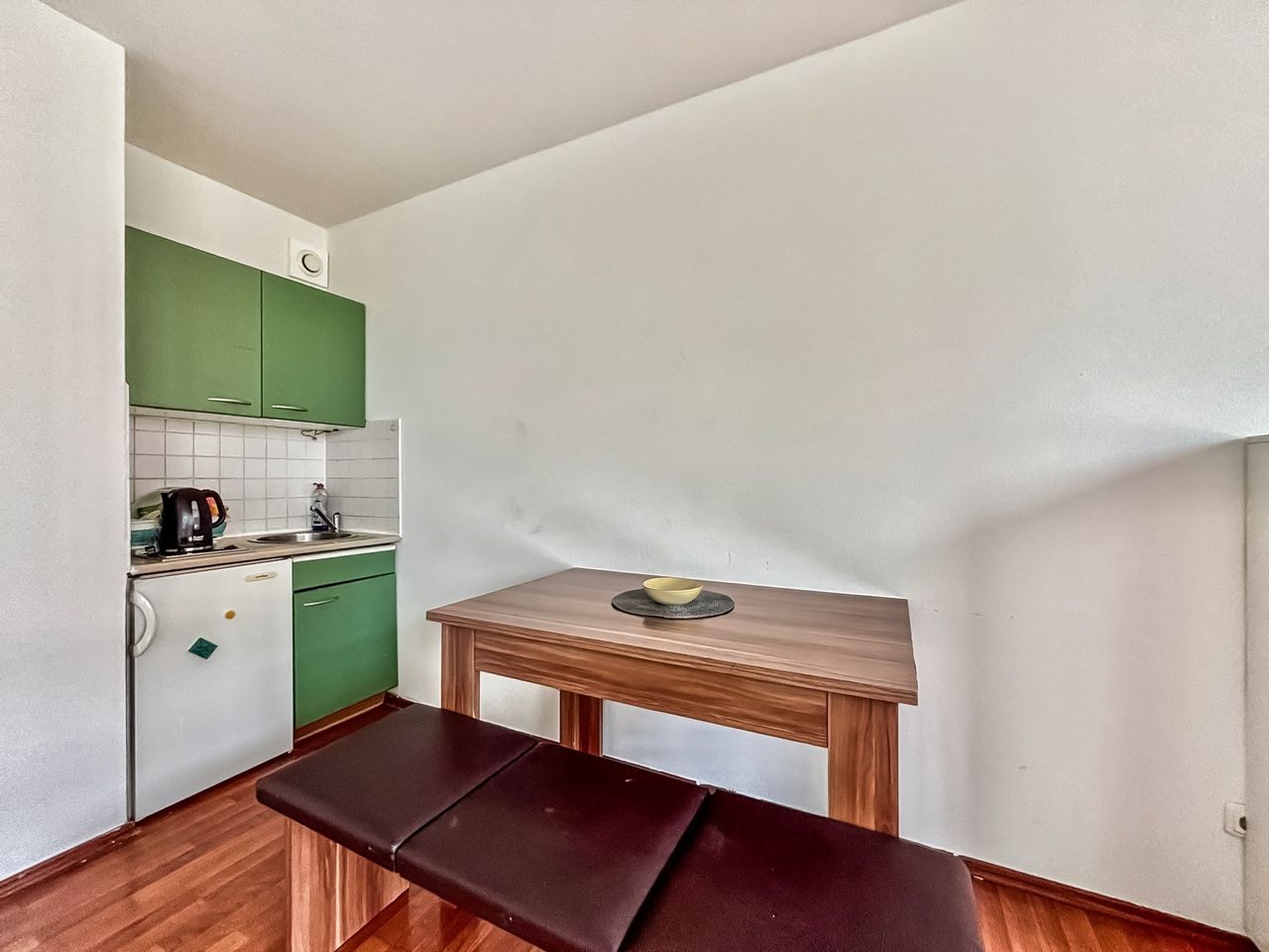 Küchenzeile mit Essplatz