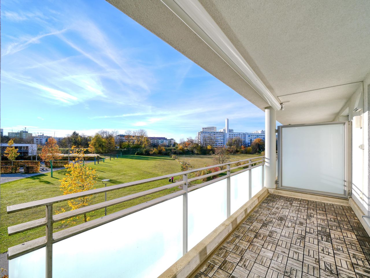 Südwest Loggia mit unverbautem Blick