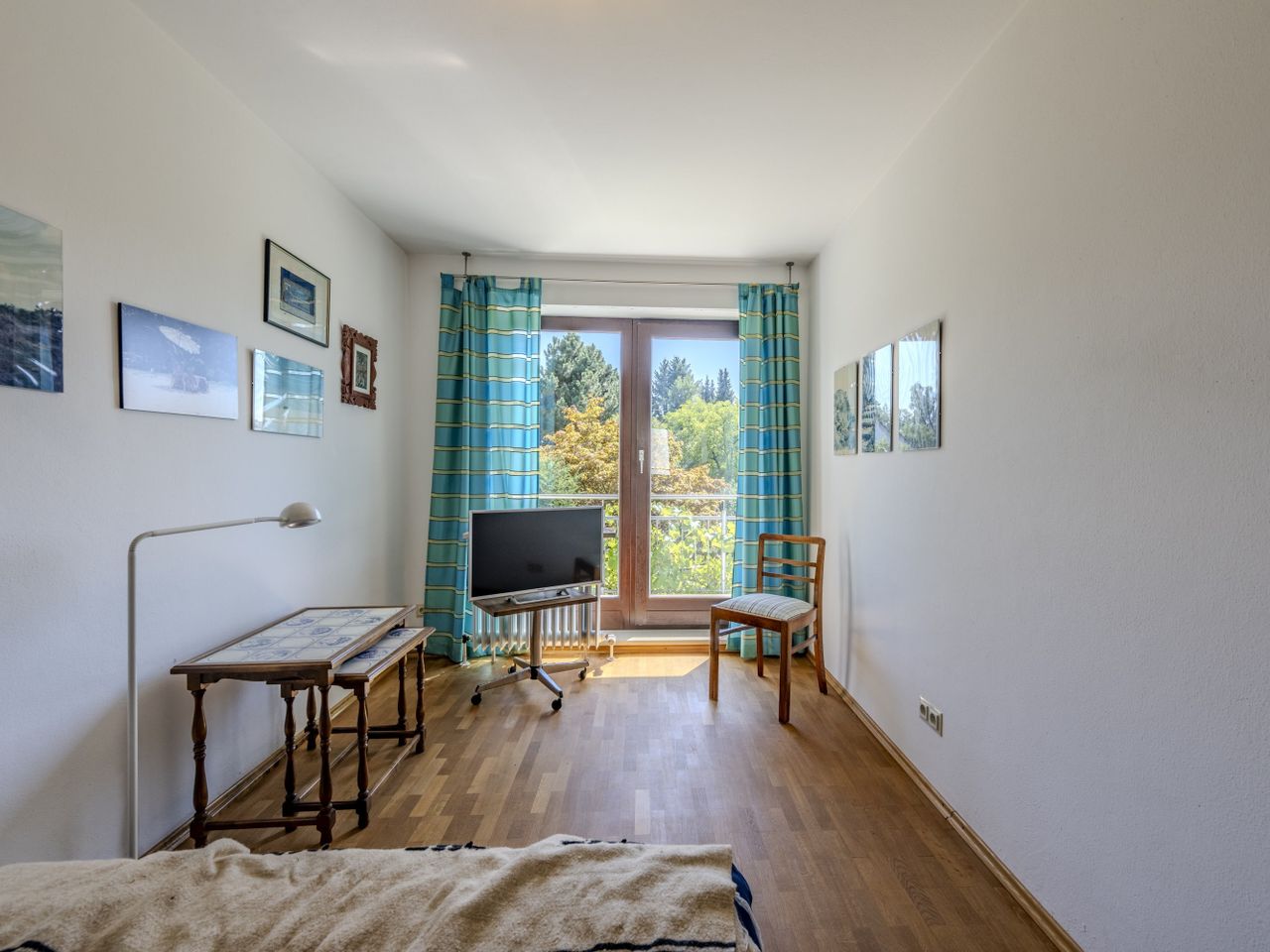 Kinderzimmer 1 mit Balkon