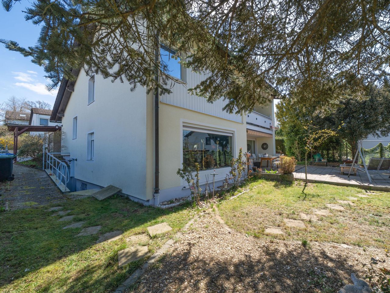 Ansicht Haus und Garten
