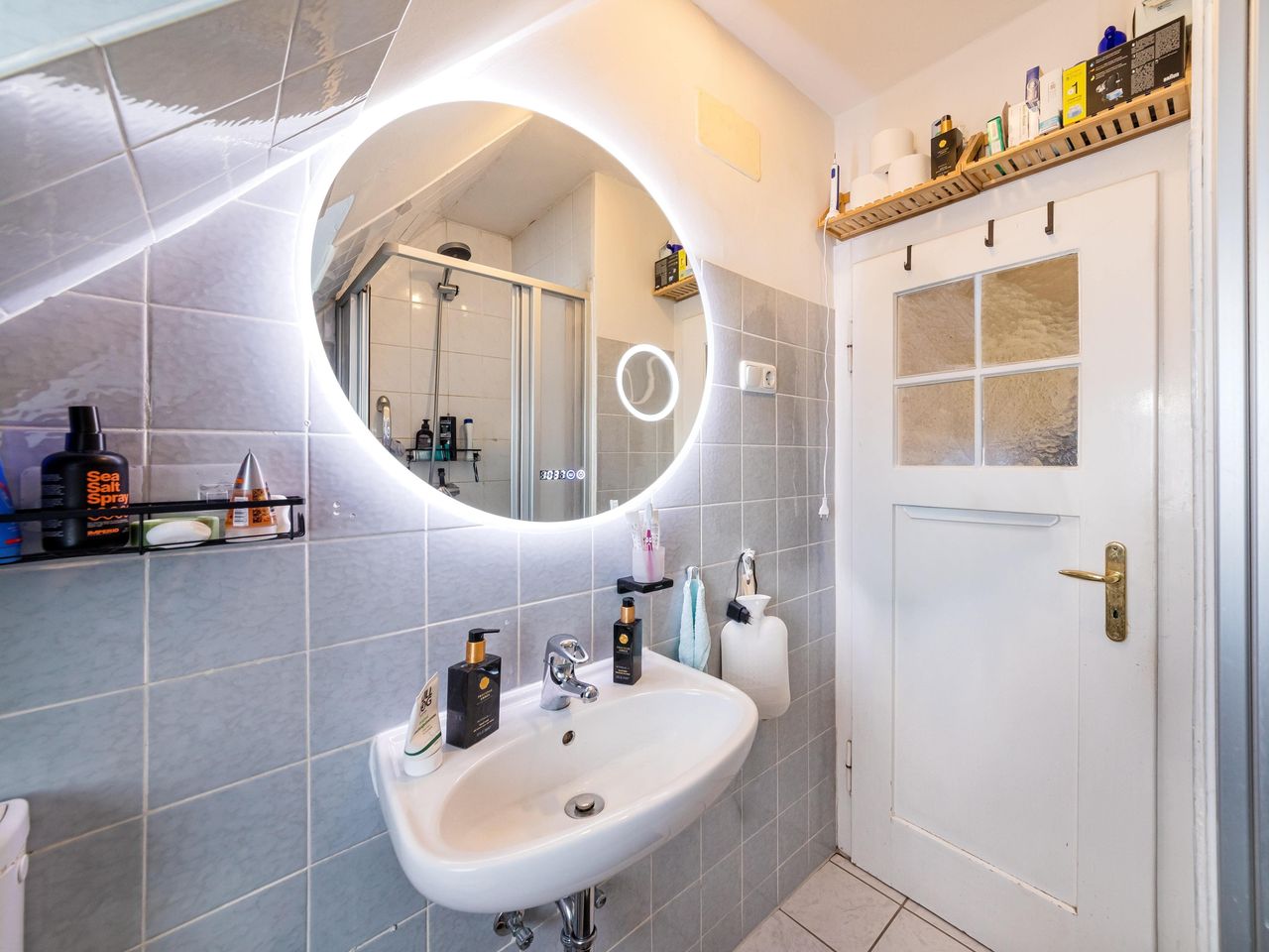 Badezimmer im Dachgeschoss