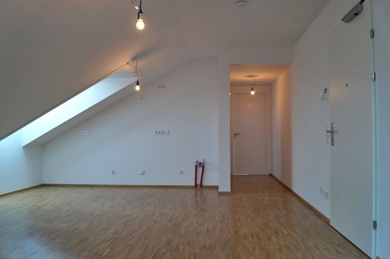 Moderne Einbauküche folgt.