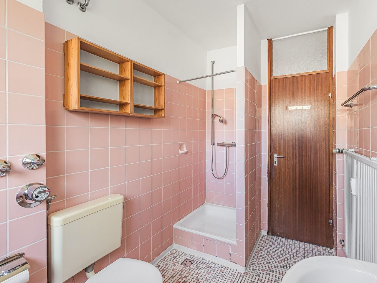Badezimmer mit Dusche