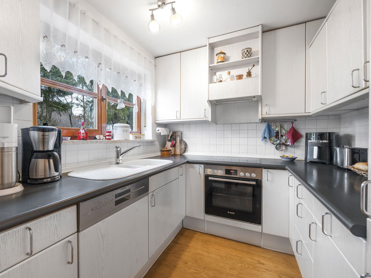 Geräumige Einbauküche