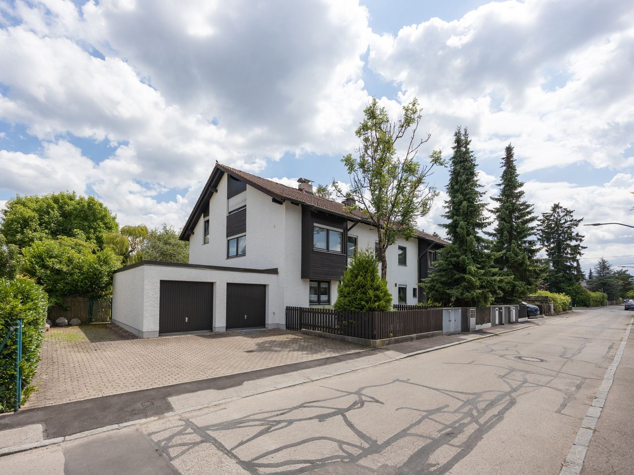 Straßenansicht
