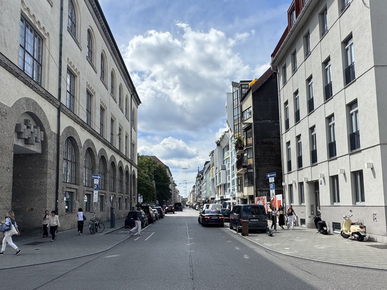 LMU gegenüber