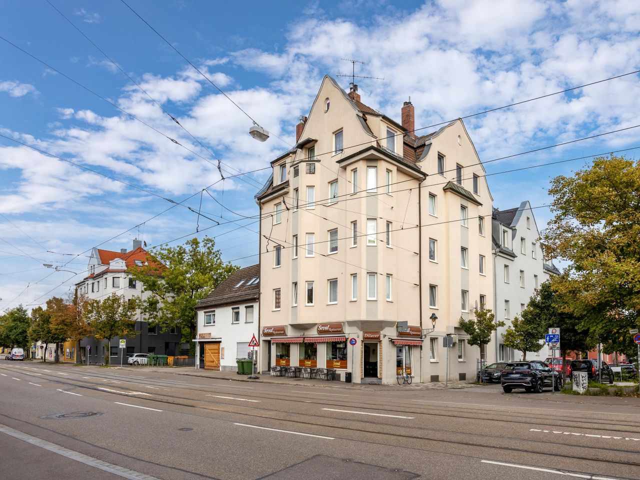 Straßnansicht (hinteres Gebäude)