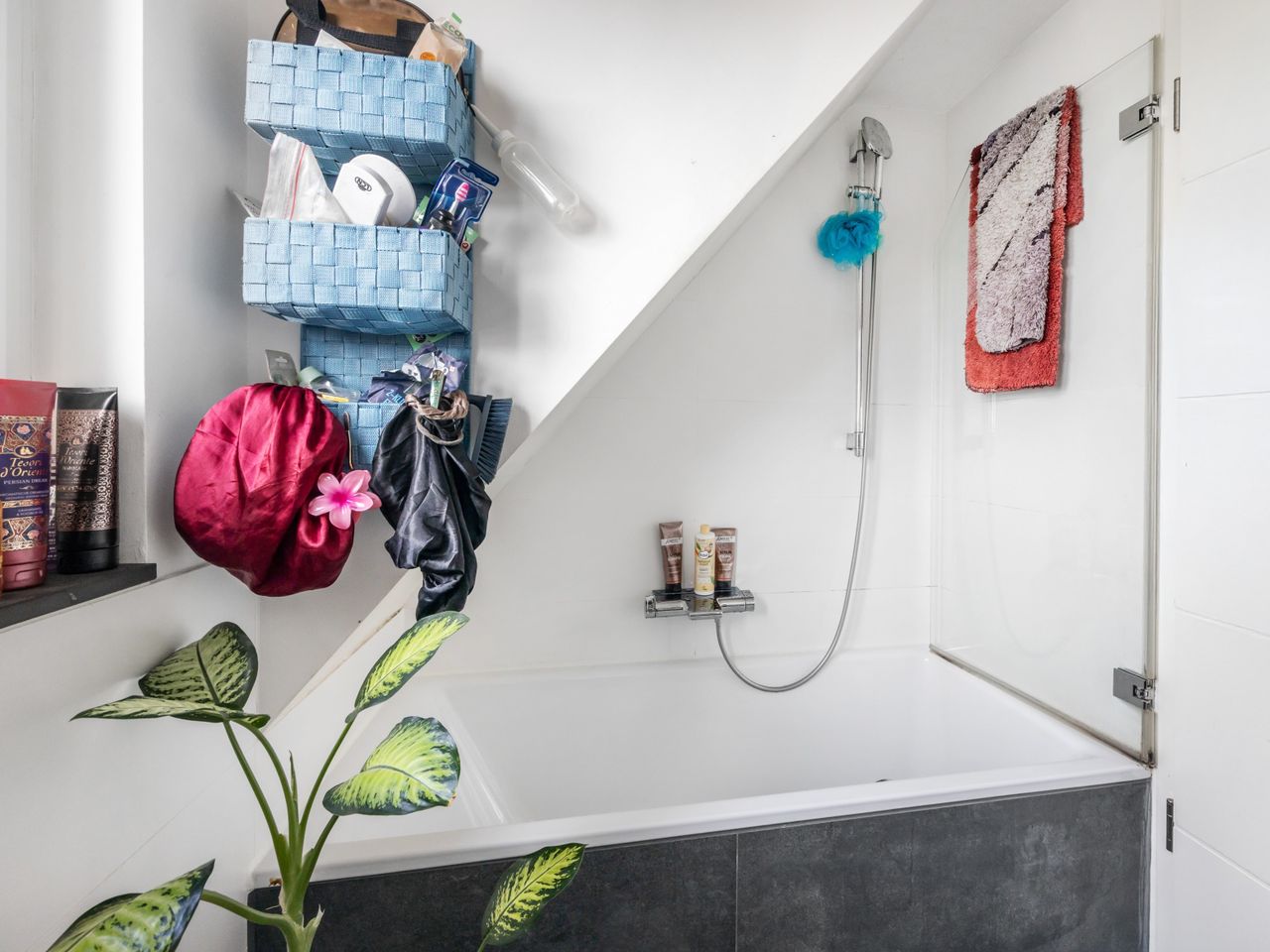 Badezimmer mit Badewanne