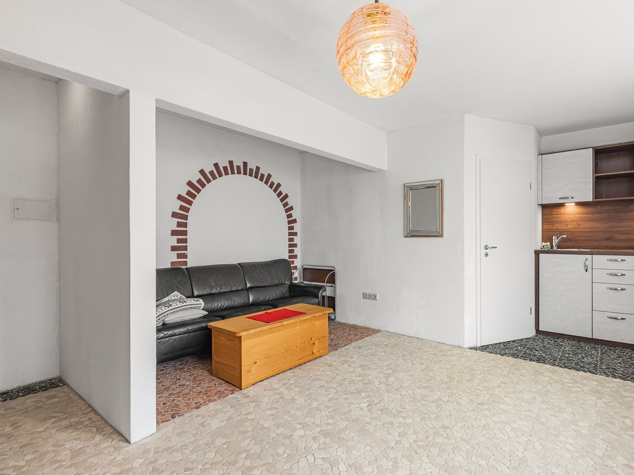 separates Apartment