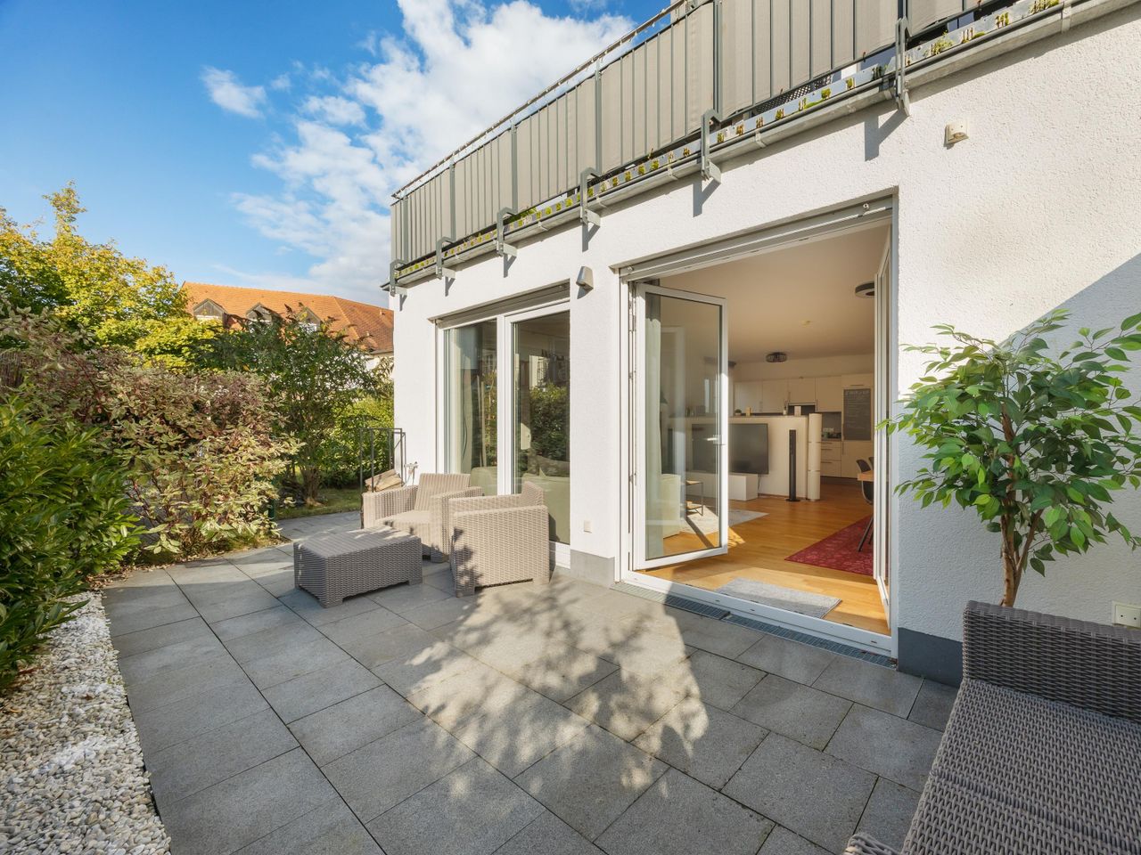 Sonnige Terrasse mit West-Ausrichtung