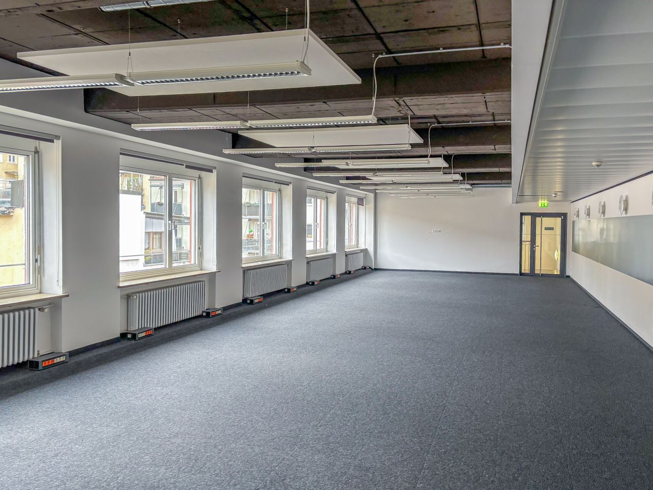 Büro 1