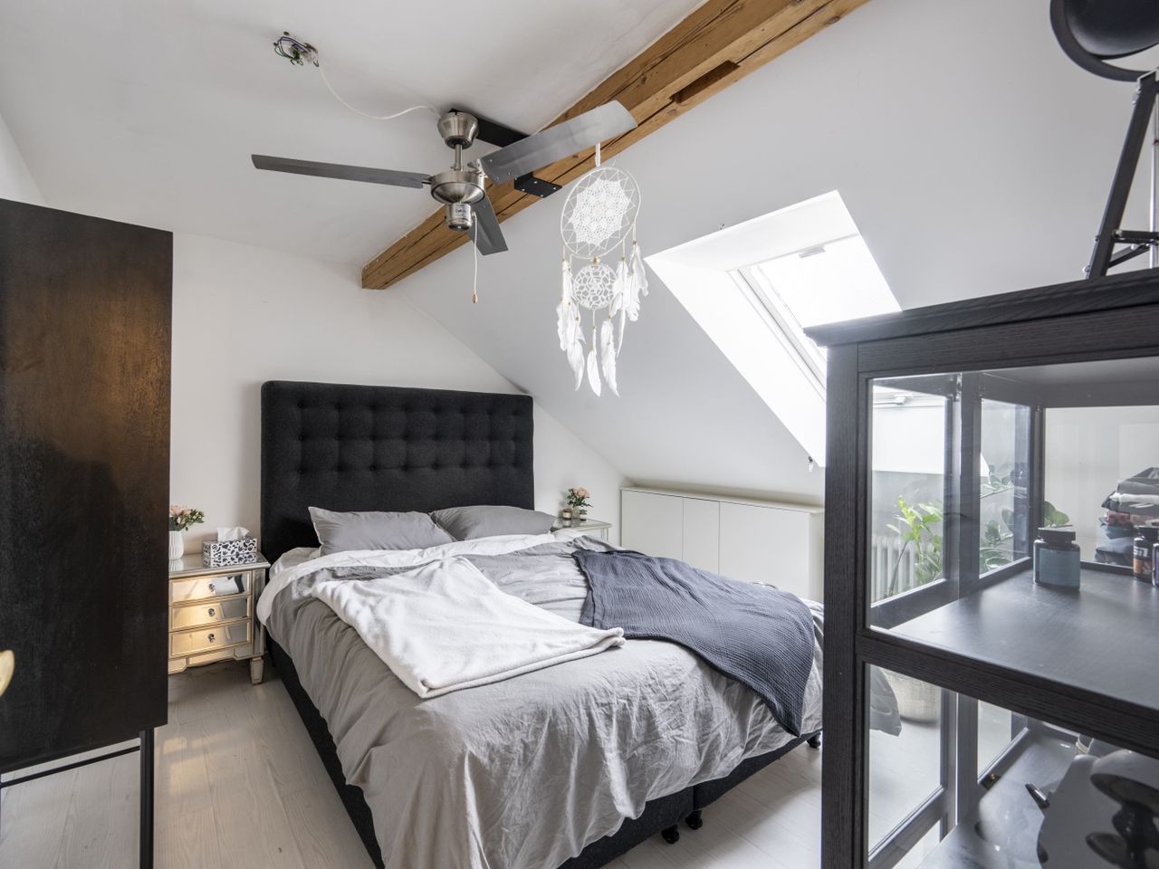 Schlafzimmer DG