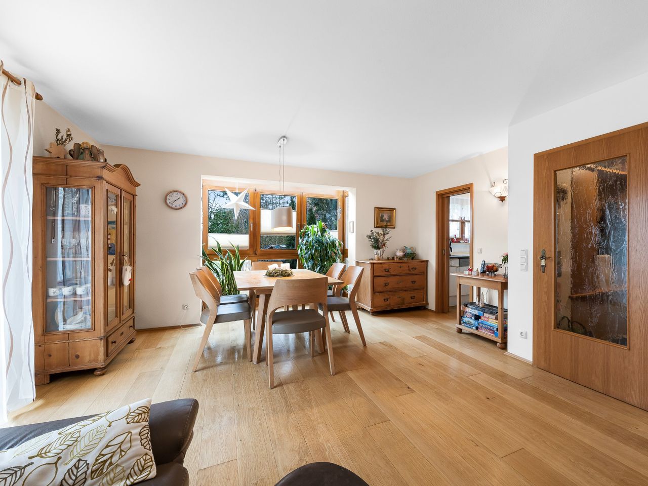 Heller, offener Wohn-/Essbereich