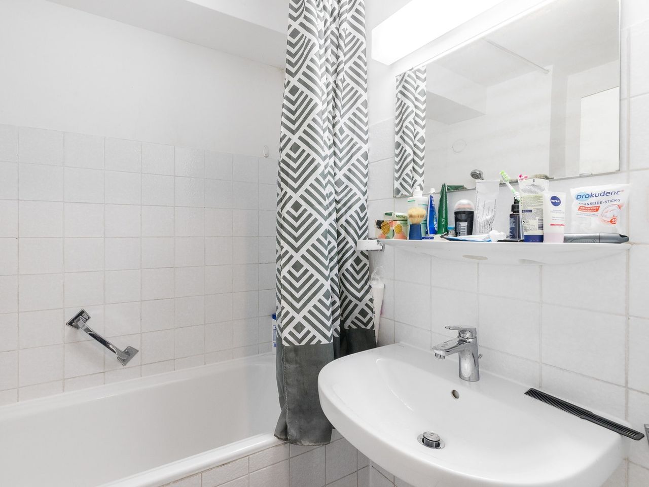 Badezimmer mit Badewanne