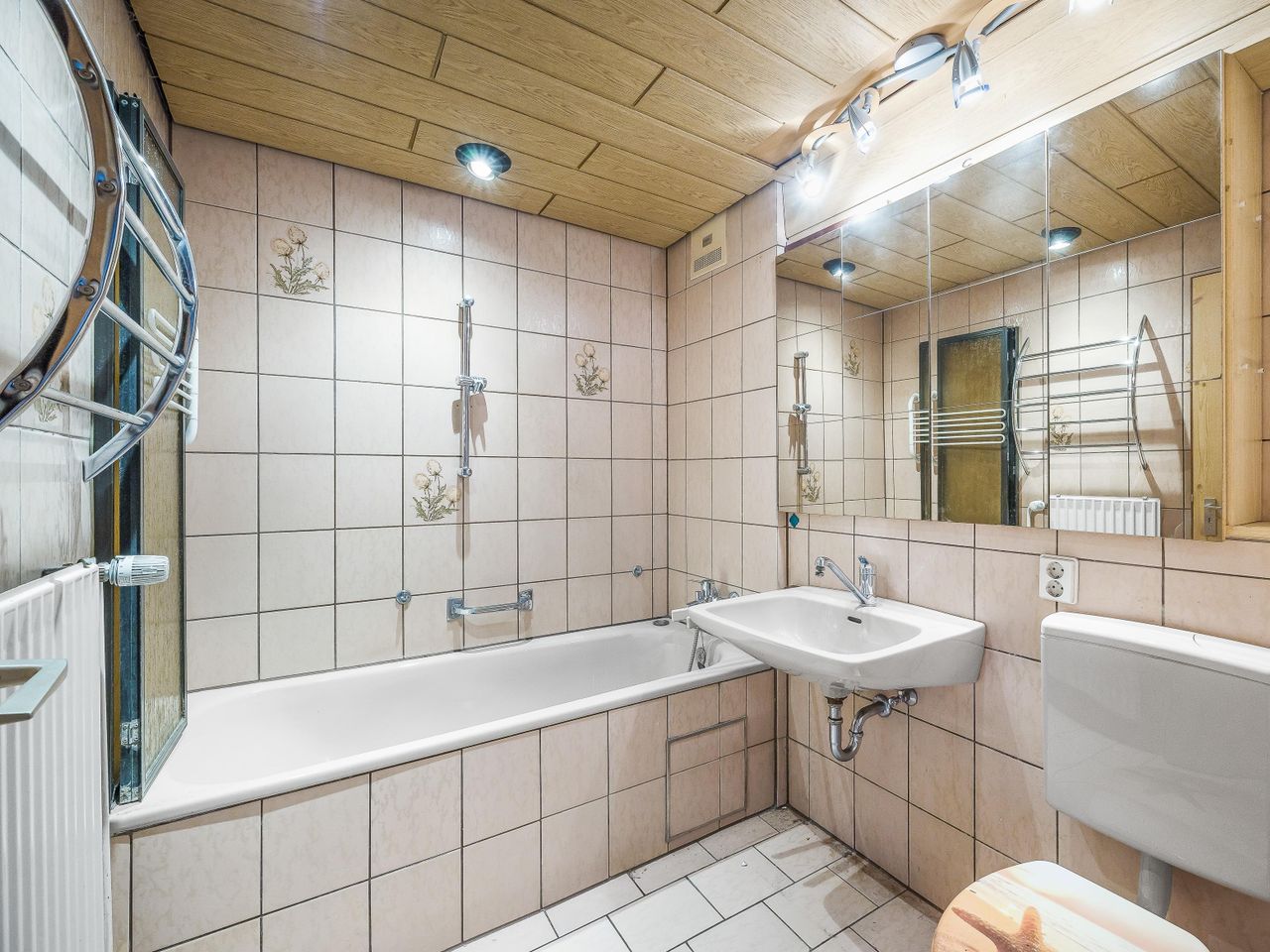 Badezimmer im Obergeschoss