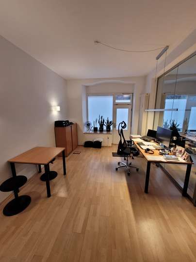 Büro 02